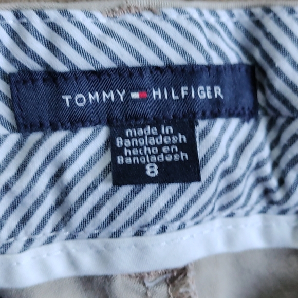 ✨Tommy Hilfiger woman size 8 tan shorts - Picture 3 of 3